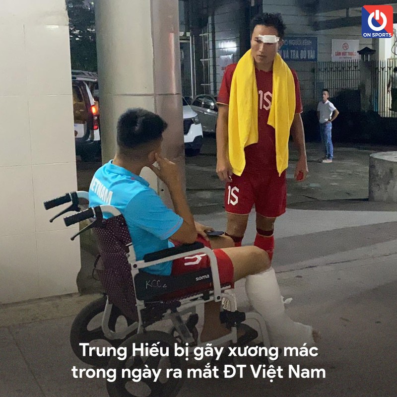 tan-binh-tuyen-viet-nam-da-7-phut-bi-gay-xuong-nghi-2-thang-ton-that-lon-tran-giao-huu