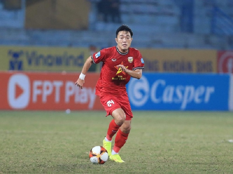 nhin-ban-be-nang-cup-trong-khi-minh-phai-da-play-off-tru-hang-xuan-truong-nan-long-khong-ngo-so-toi-lai-den-dui-nhu-the